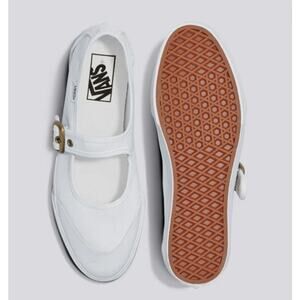 Vans MARY JANE Canvas Sneakers in White size 8.5 NWOT $94.99